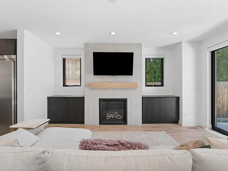 1231 Garfield St — Photo 7