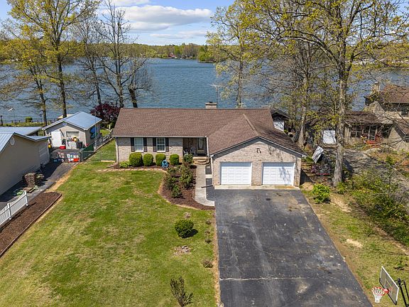 4th image of 76 Lakeshore Dr