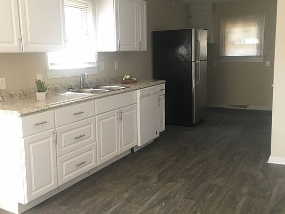 5th image of 2501 Middleton Dr
