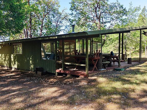 4th image of Perry Rd