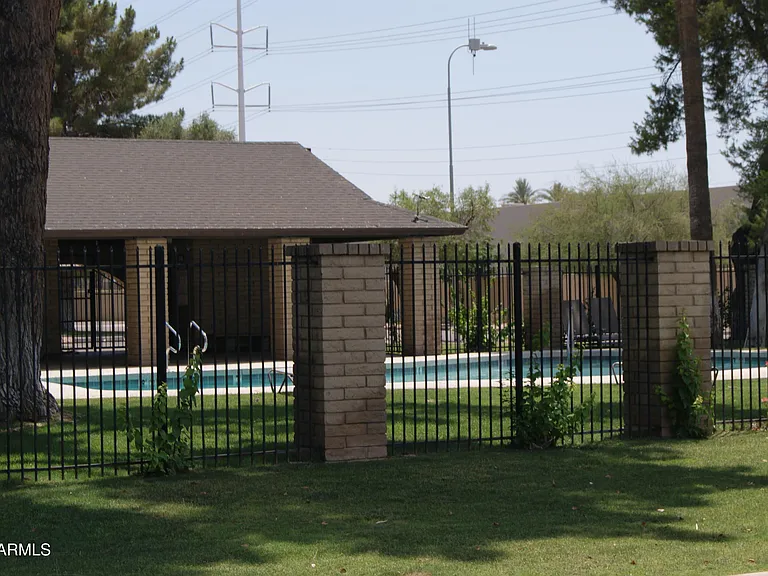 27 W Concorda Dr #101 — Photo 5
