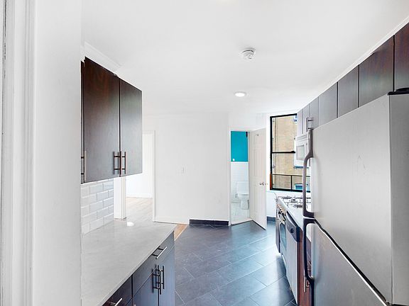 4th image of 318 E 11th St APT 16