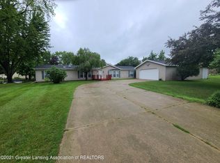 4970 Lakeside Dr, Perrinton, MI 48871