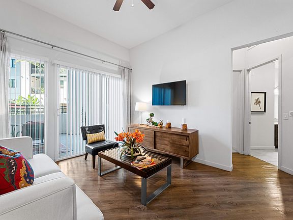 3rd image of 21021 Erwin St APT 221