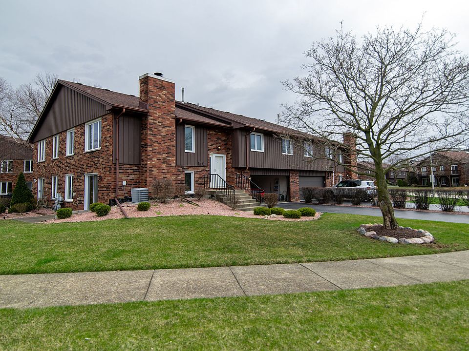 1st image of 8934 Riviera Pkwy