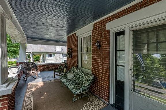 3rd image of 1124 Massachusetts Ave