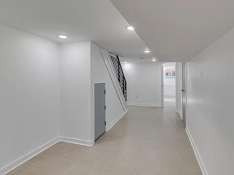 1719 Arlington St — Photo 10