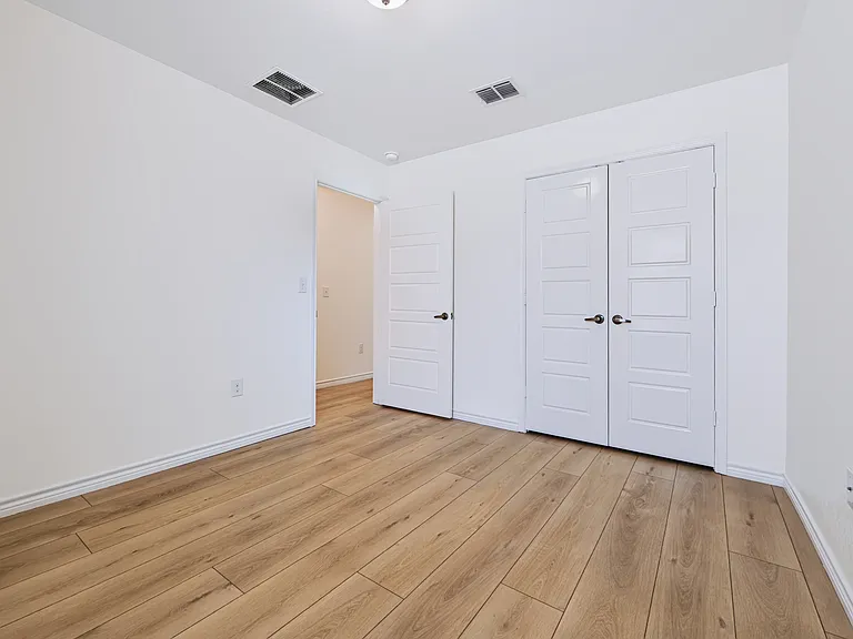 1030 Gruma — Photo 34