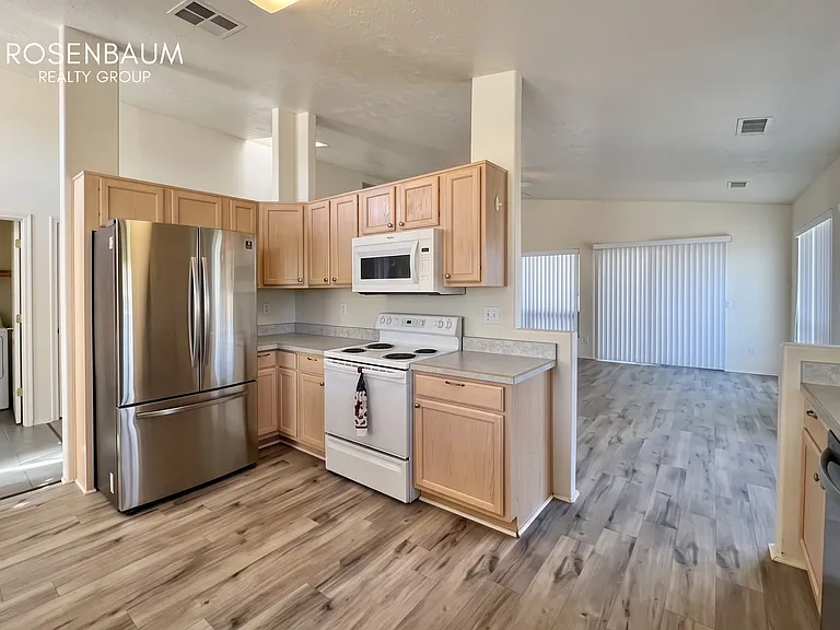 1798 Boardwalk Ave — Photo 3