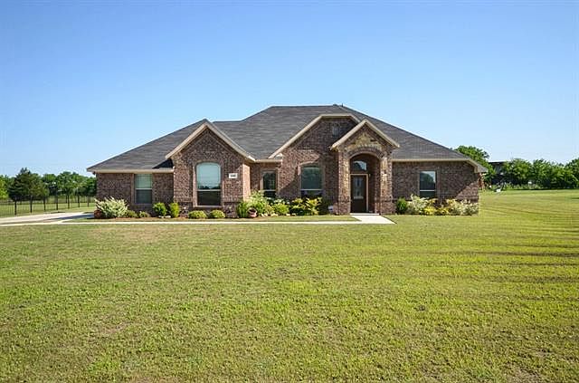 1st image of 140 Kelly Dr