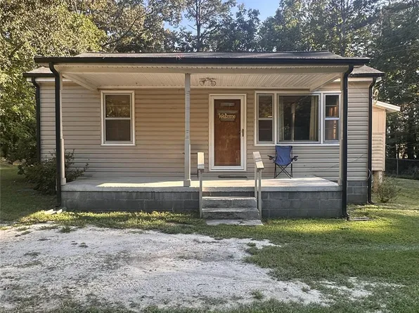 107 Vida Ln, Cherryville, NC 28021