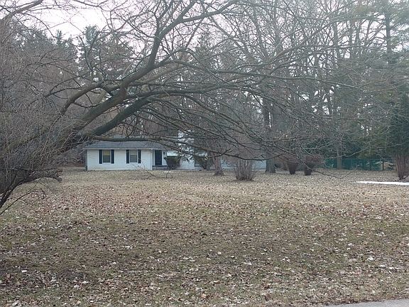 2nd image of 25180 Lois Ln