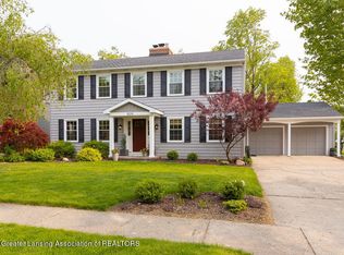 608 Camelot Dr, East Lansing, MI
