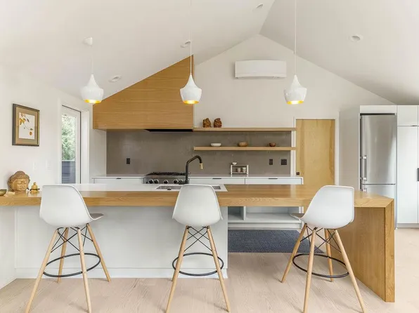 (undisclosed Address), Portland, OR 97203