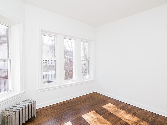 5th image of 6577 N Lakewood Ave #3