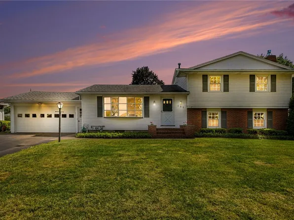 151 Queens Ln, Rochester, NY 14617