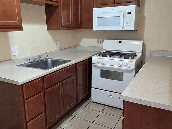 3rd image of 36862 Los Angeles St #20