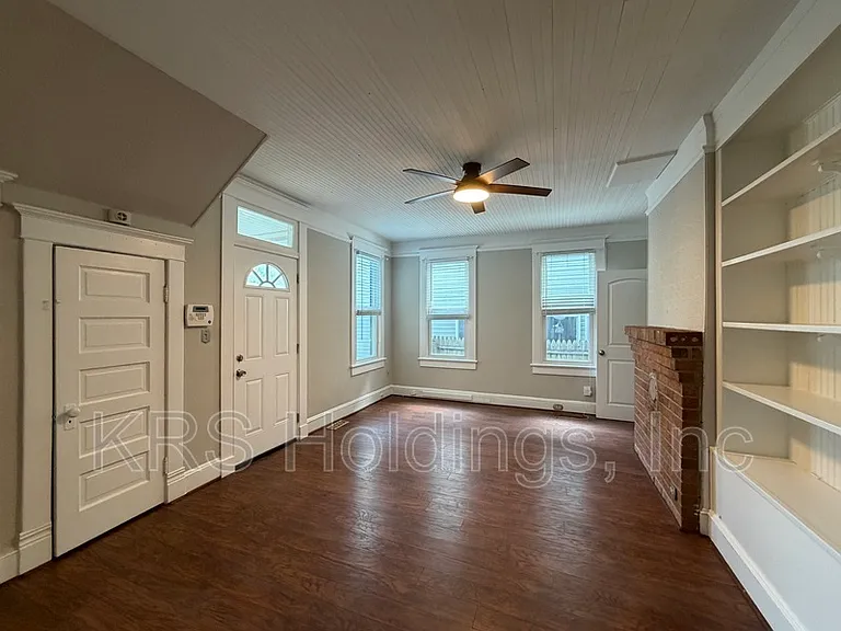 1110 Park Ave — Photo 4