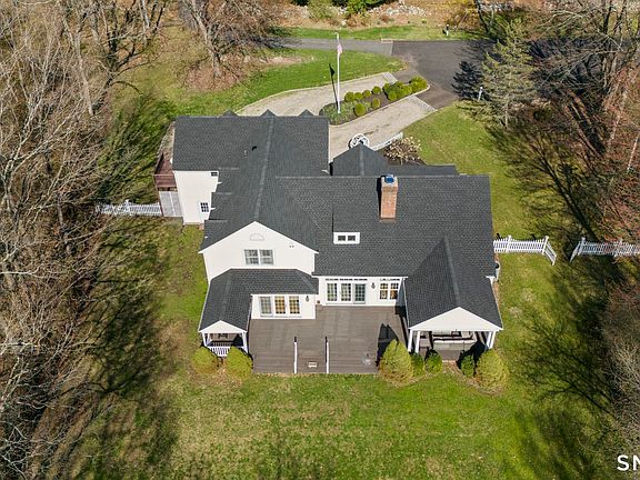 3rd image of 50 Old Farm Road