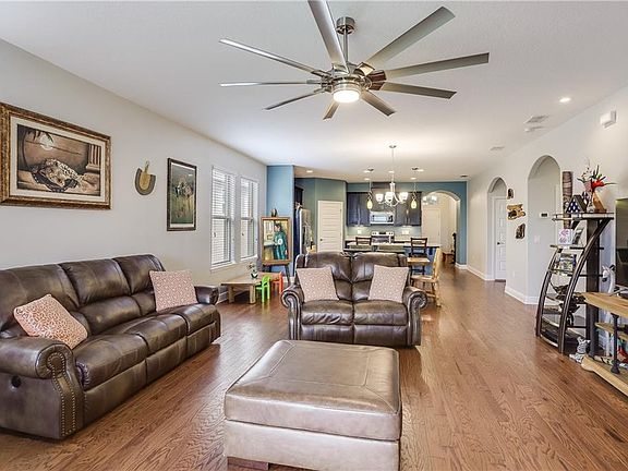 5th image of 16137 Hampton Crossing Dr