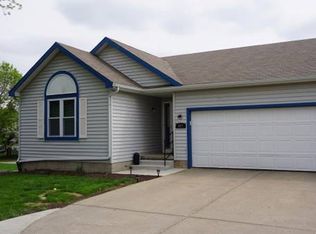 925 Sky Ridge Dr, Madison, WI 53719