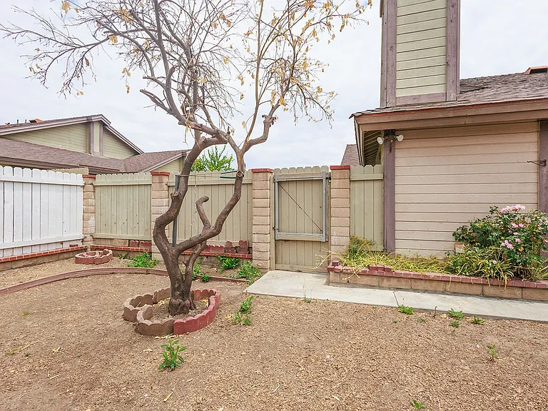 15809 Francisquito Ave #4 — Photo 48