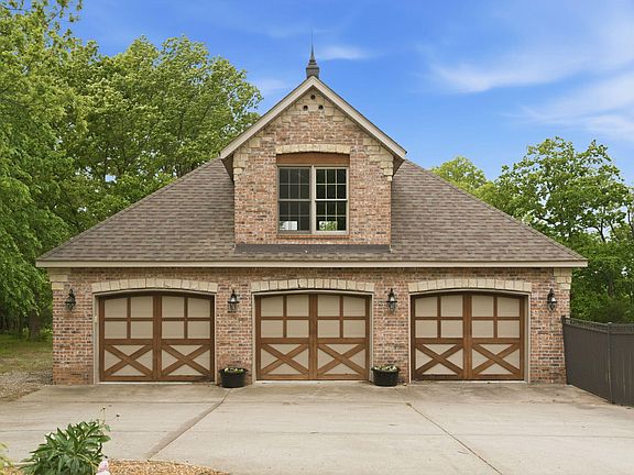 4th image of 7578 Persimmon Court