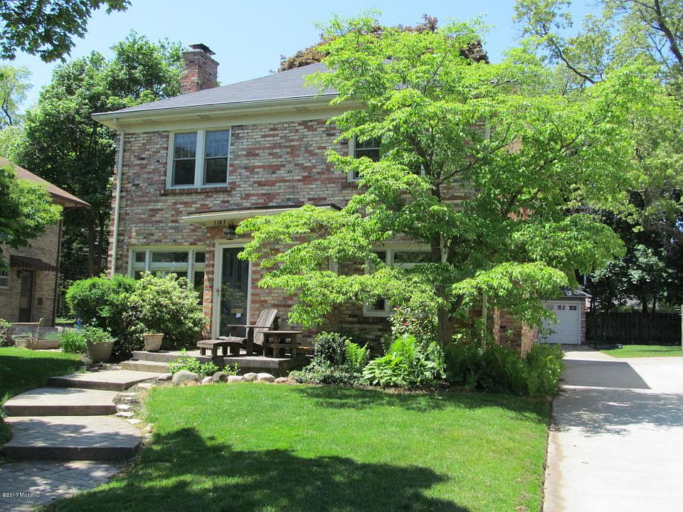 1st image of 1145 W Chippewa Dr SE