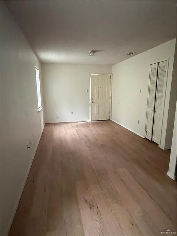 2 bed, 1.0 bath, 750 sqft, $700 — Photo 3
