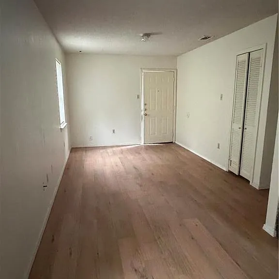 904 W Caffery Ave #2 — Photo 3