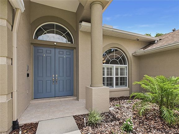 3rd image of 23 Black Willow Ct N