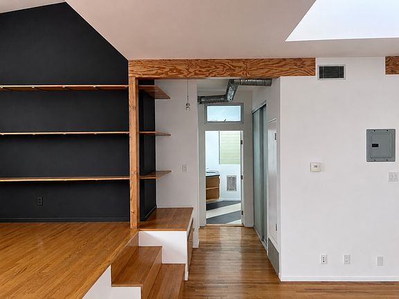 4th image of 11732 Dorothy St APT 6
