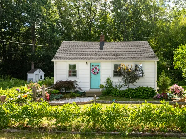 14 North Church Road, Granby, CT 06035