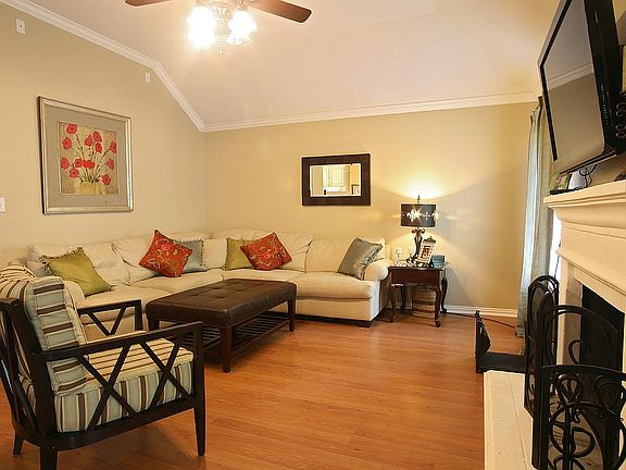5th image of 2217 Wren Ln