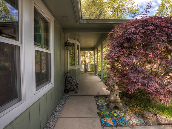 4th image of 226 Snead Dr