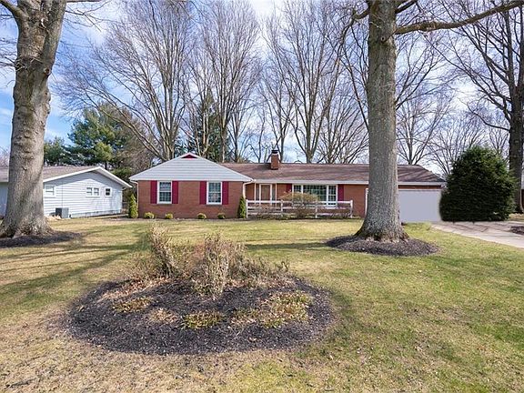3rd image of 536 Woodland Dr