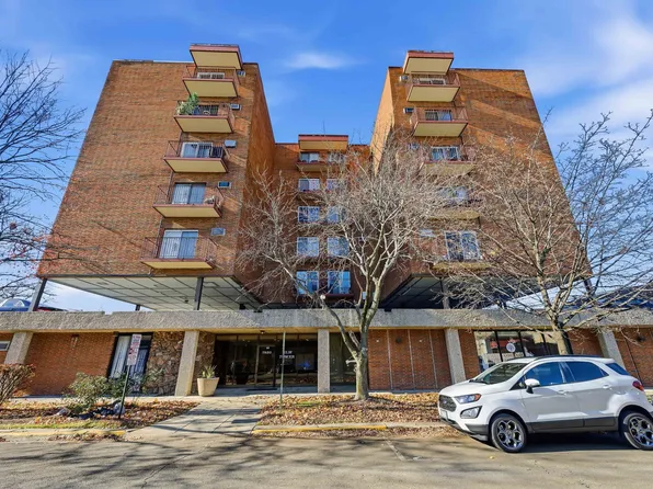 7830 W North Ave APT 703, Elmwood Park, IL 60707