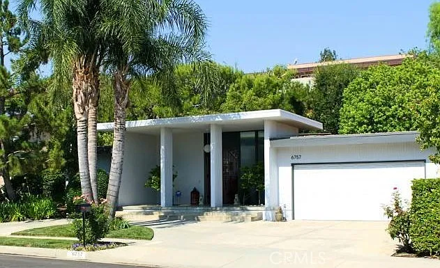 6757 Daryn Dr — Photo 2