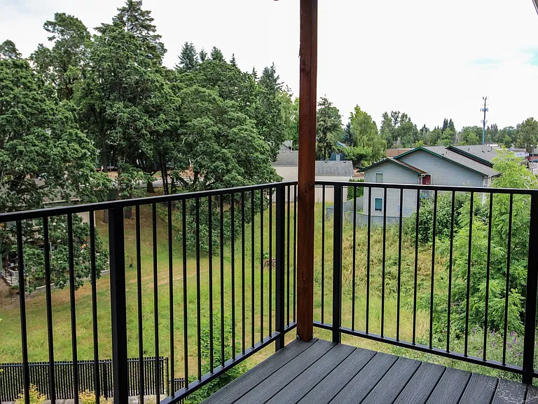 Creek's Edge Apartments — Photo 79