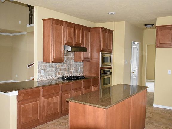 4th image of 2526 Mango Ct