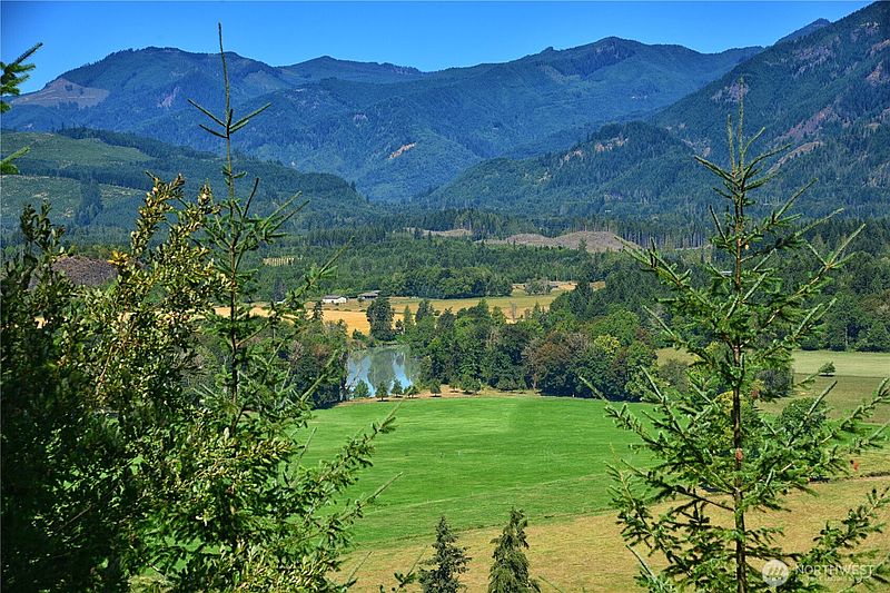 3rd image of 3 Skinner Road