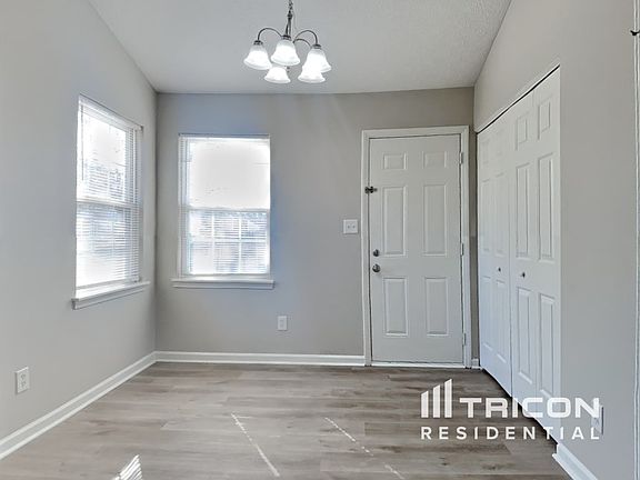 4th image of 1736 Great Bend Dr