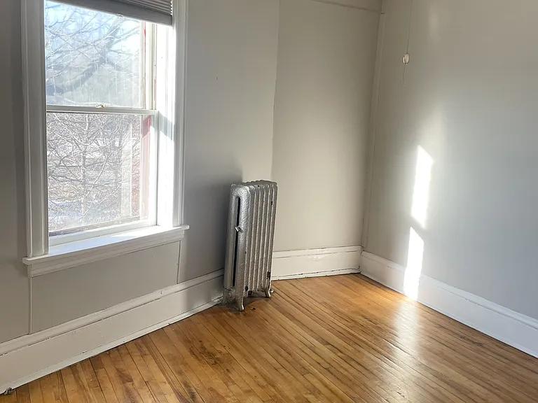 Raymond Flats — Photo 30