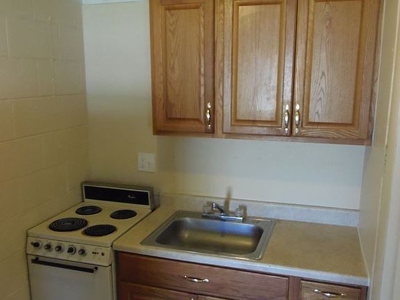 2nd image of 289 S Clarendon Ave #B