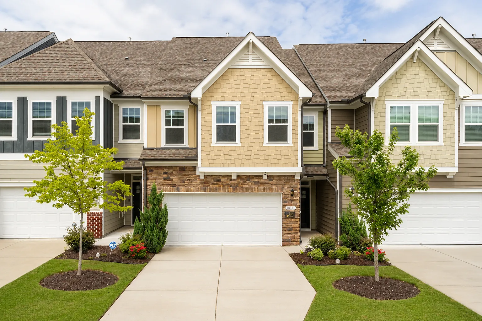 4 bed, 2.5 bath, 2310 sqft, $2,450 — Photo 1
