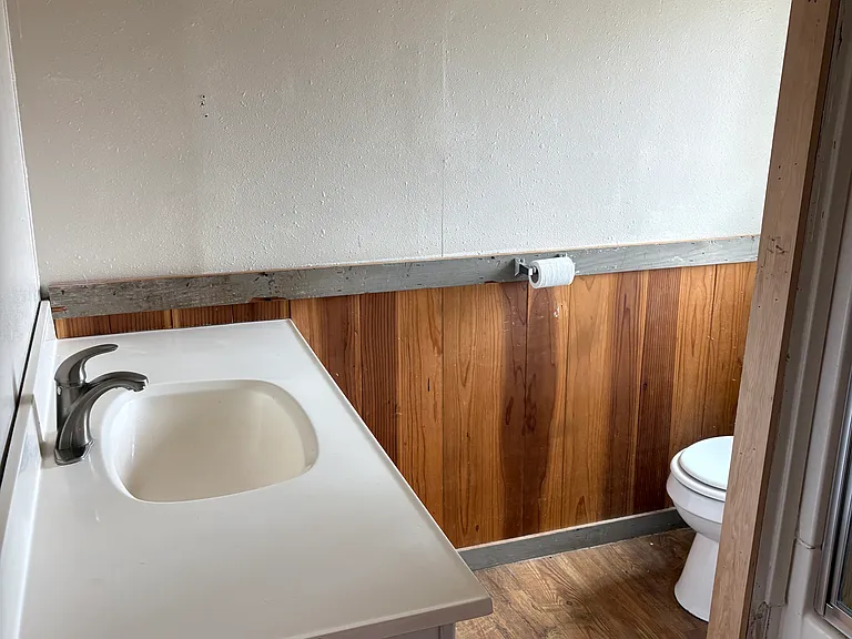 80930 N Pacific Hwy #6 — Photo 10