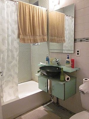 2nd image of 552 Lincoln Pl APT 1Q