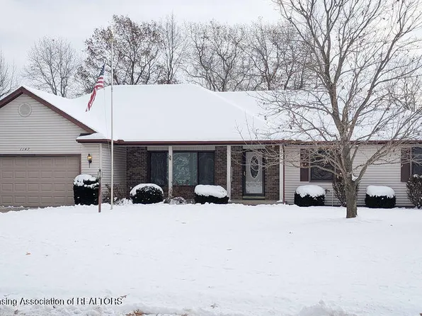 1147 Tamarack Trl, Charlotte, MI 48813
