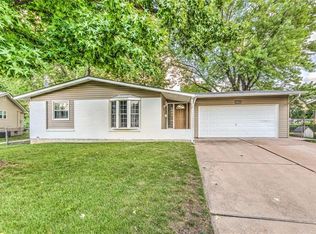 1325 Verlene Dr, Florissant, MO 63031