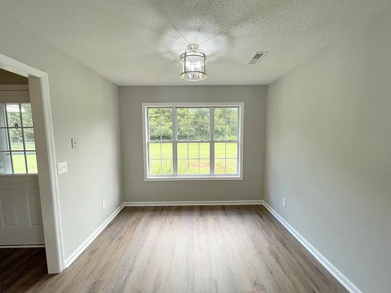 100 Brook Glen Dr — Photo 15